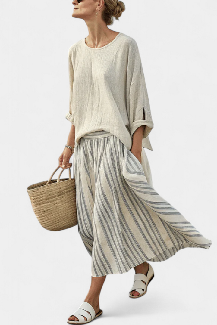 Cjelina Casual Daisy s Oversize Majicom i Midi Suknjom s Prugama od Lino Bambusa za Elegantni i Udoban Stil